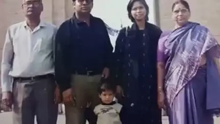 अजमेर: सड़क से बिना कागज सुई धागे से बने नोट्स और आज संभाग के सबसे बड़े जेल अस्पताल के अधीक्षक डॉक्टर खरे की कहानी