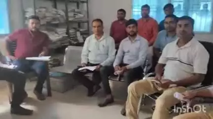शंभूगंज: प्रखंड की 19 पंचायतों के डाटा एंट्री ऑपरेटर ने की बैठक, विभिन्न मांगों को लेकर अनिश्चितकालीन हड़ताल की दी चेतावनी