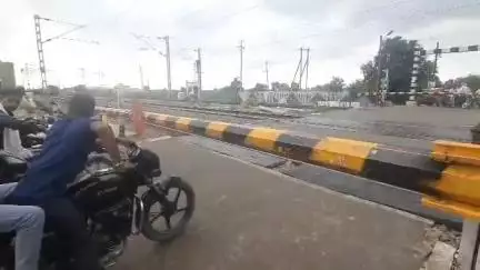 मुरैना नगर: आवश्यक कार्य के चलते 5 जुलाई से 24 घंटे के लिए बंद रहेगा सिकरौदा रेलवे फाटक, रेलवे ने प्रशासन को दी सूचना