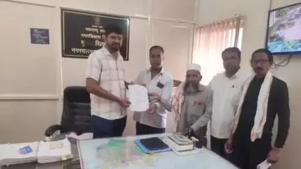 खुलताबाद: शहरातील कुरैश मस्जिद ते बडके आली रस्त्यावर स्पीड ब्रेकर बसविण्याची मागणी, मुख्याधिकारी यांना निवेदन