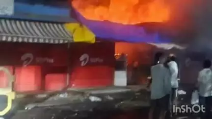 पनवेल: पनवेलमध्ये भर बाजारात मध्यरात्री दोन दुकानांना आग; जागरूक नागरिकाच्या सतर्कतेमुळे मोठी दुर्घटना टळली