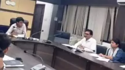 हिंगोली: जलयुक्त शिवारची कामे विहित कालमर्यादेत पूर्ण न करणाऱ्या कंत्राटारांना काळ्या यादीत टाका: जिल्हाधिकारी राहुल गुप्ता