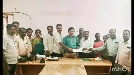 ಕೋಲಾರ: ನಿವೃತ್ತಿಯ ಸನಿಹದ ಮುಖ್ಯೋಪಾಧ್ಯಾಯರ ವರ್ಗಾವಣೆ ಮಾಡದಂತೆ ನಗರದಲ್ಲಿ ಮನವಿ