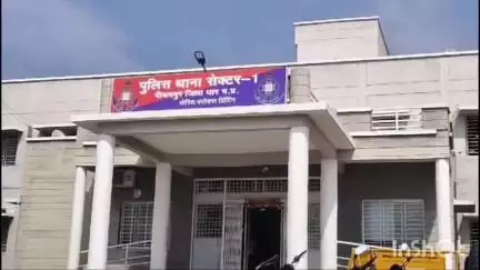 पीथमपुर: पीथमपुर सेक्टर-1 स्थित शमशान घाट के सामने ट्रक की टक्कर से घायल हुआ बाइक सवार, मामला दर्ज