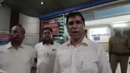 दतिया नगर: जिला अस्पताल के रात्रिकालीन निरीक्षण में खामियाँ मिलने पर कलेक्टर ने CMHO एवं सिविल सर्जन को जारी किया कारण बताओ नोटिस