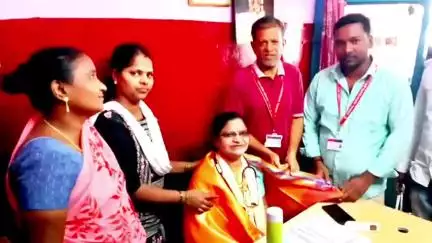 పలమనేరు: జాతీయ డాక్టర్స్ డే సందర్భంగా పట్టణంలో ప్రజలకు సేవ చేస్తున్న వైద్యురాలు సుశీలకు సన్మానం చేసిన NHRCC సభ్యులు