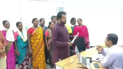 ଦେବଗଡ: ବାଙ୍କଦରହରେ ବିଦ୍ୟୁତ ଟ୍ରାନ୍ସଫର୍ମର ସ୍ଥାପନ ଓ ବିଦ୍ୟୁତ ସଂଯୋଗ ନେଇ ଟିପିଡବ୍ଲ୍ୟୁଓଡିଏଲ କାର୍ଯ୍ୟାଳୟରେ ଦାବିପତ୍ର ପ୍ରଦାନ #jansamasya