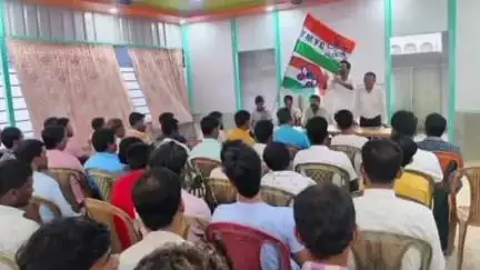 মুরারই ২: মুরারই ২ ব্লক যুব তৃণমূল কংগ্রেসের পক্ষ রুদ্রনগর এ আগামী একুশে জুলাই শহীদ দিবস কে সামনে রেখে প্রস্তুতি বৈঠক অনুষ্ঠিত হল