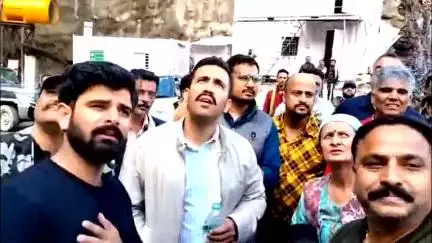 शिमला शहरी: लोक निर्माण मंत्री विक्रमादित्य भट्टाकुफर पहुंचे, नुकसान का लिया जायजा, बोले- फोरलेन निर्माण में बरती जा रही कोताही