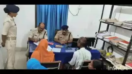 सौर बाज़ार: पुलिस उपाधीक्षक महोदय द्वारा मुख्यालय में 23 परिवारों की समस्या सुनी गई