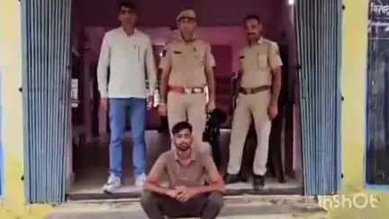 बाड़ी: सैपऊ रोड पर फायरिंग के मामले में इनामी बदमाश को किया गया गिरफ्तार