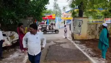 గత కొన్నేళ్లుగా సరైన వసతులు లేక, అద్దె భవనంలో కార్యకలాపాలను నిర్వహిస్తున్నా గుడివాడలో కోర్టు భవనానికి శంకుస్థాపన