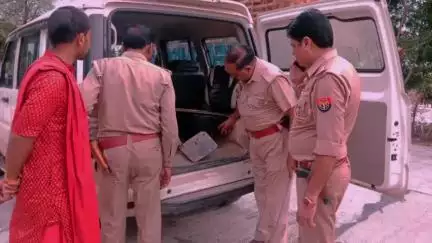 मांट: देहात में सुरक्षा व्यवस्था के दृष्टिगत पुलिस ने अलग-अलग क्षेत्रों में की पैदल गश्त