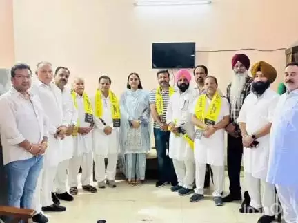 ਮੋਗਾ: ਵਾਰਡ ਨੰਬਰ 16, 11 ਦੇ ਕੌਂਸਲਰ  ਤੇ ਸਮਾਜ ਸੇਵੀ  ਕਾਂਗਰਸ ਪਾਰਟੀ ਨੂੰ ਅਲਵਿਦਾ ਕਹਿ ਕੇ ਆਮ ਆਦਮੀ ਪਾਰਟੀ ਵਿੱਚ ਹੋਏ ਸ਼ਾਮਿਲ