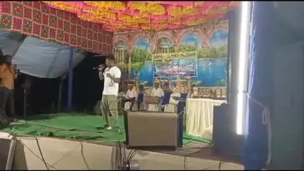 আউশগ্রাম ১: হুল দিবস উপলক্ষ্যে সাংস্কৃতিক অনুষ্ঠানের আয়োজন গুসকরার আলুটিয়ায়, নৃত্য প্রতিযোগিতায় অংশ নিলেন আদিবাসী সমাজের মানুষরা