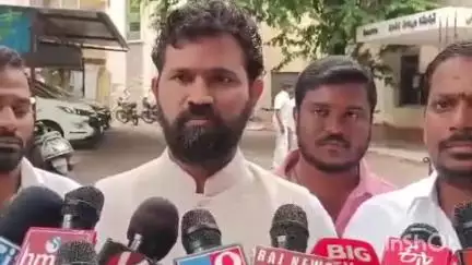 ఖైరతాబాద్: భాష మైలారం ప్రమాద ఘటనపై నాంపల్లిలో మానవ హక్కుల కమిషన్లో ఫిర్యాదు చేసిన న్యాయవాది కుమారస్వామి