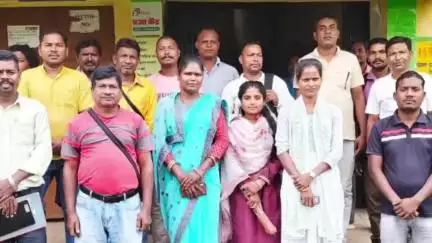 गोइलकेरा: विश्व आदिवासी दिवस कार्यक्रम मनाने के लिए गोईलकेरा पंचायत सभागार में हुई बैठक