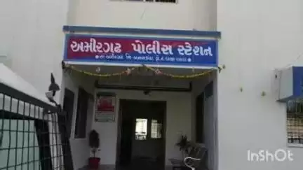 અમીરગઢ: અમીરગઢના ધનપુરા નજીક તાડપત્રીના વેપારીને બાઈક પર આવેલા ત્રણ લોકો લુંટી ફરાર થયા.