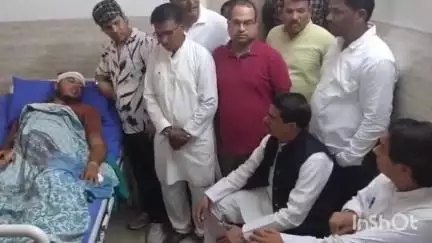 आरोन: गेहूं खेड़ा: 10 बिस्वा ज़मीन के लिए शिक्षक की हत्या, पूर्व मंत्री जयवर्धन ने गुना में पीड़ित परिवार से की मुलाकात