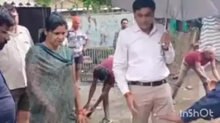 इटारसी: इटारसी के वार्ड क्रमांक 22 में सड़क निर्माण कार्य का नगर पालिका अध्यक्ष ने किया निरीक्षण