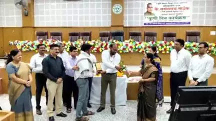 बाळापूर: कृषी दिनानिमित बाळापूर तालुक्यातील प्रगतशील शेतकऱ्यांचा जिल्हा परिषद अकोला येथे करण्यात आला सत्कार