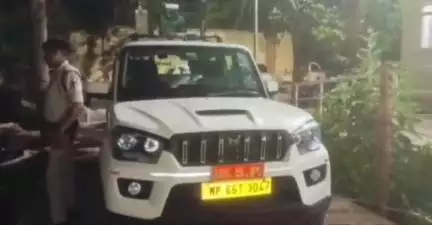 चीनोर: बेंगलुरु गया था परिवार, चोर ने घर का ताला तोड़कर सोने की चोरी की