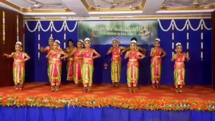 நிலக்கோட்டை: வத்தலக்குண்டு ஸ்ரீ சிவா கலாலயம் சார்பில் கிராமப்புற பரதநாட்டிய கலை மாணவர்களின் சலங்கை ஏற்பு விழா