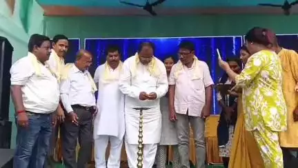 রাজগঞ্জ: লাটাগুড়ির একটি বেসরকারি রিসোর্টে শুরু হল ইলিশ ও বোরোলি উৎসব, উপস্থিত প্রাক্তন কেন্দ্রীয় মন্ত্রী