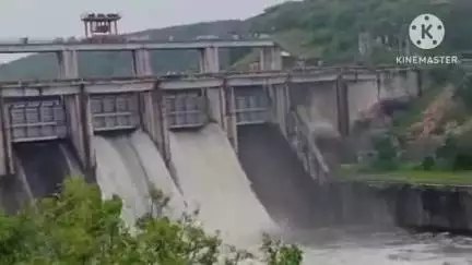 खानपुर: खानपुर क्षेत्र में मूसलाधार बारिश के कारण भीमसागर बांध के दो गेट खोलकर 3560 क्यूसेक पानी की निकासी की गई