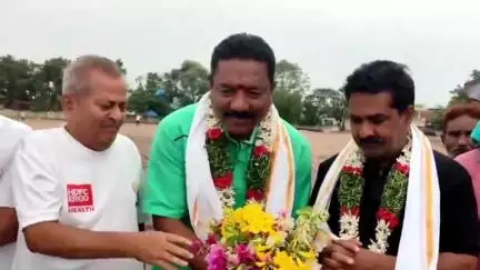 పెద్దపల్లి: సోషల్ వర్కర్స్ శ్రీనివాసుల జన్మదిన వేడుకలు