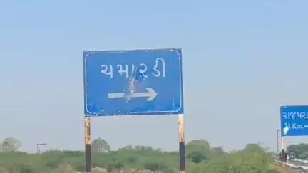 વલ્લભીપુર: ચમારડી નજીક સળિયા ભરેલા બે ટ્રકના ડ્રાઇવરને  માથાભારે ઈસમોએ ભગાડ્યા, કંપનીના માલિકને ધમકી આપી પોલીસ ફરિયાદ નોંધાઇ