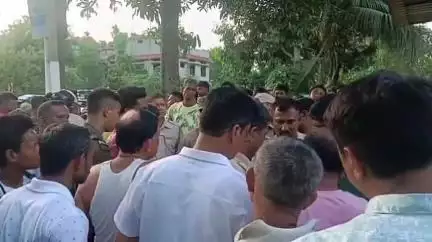 মঙলদৈ ভাগ: তামুলী পাৰাত ৰাইজে আটক কৰে তিনি চোৰক,মন্দিৰৰ পৰা চুৰি কৰিছিল সামগ্ৰী