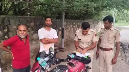 अजमेर: बस स्टैंड के पीछे से ऑनलाइन सट्टे की खाईवाली करते दो आरोपियों को किया गिरफ्तार, ₹1800 नकद और सट्टे के दस्तावेज बरामद