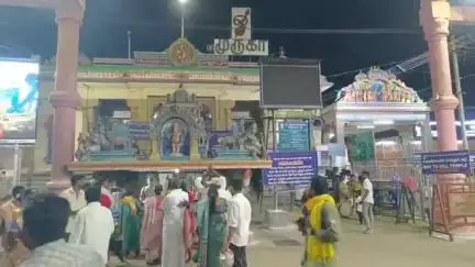பழனி: முருகன் கோயிலுக்கு பேட்டரி வாகனங்கள் நன்கொடையாக வழங்கிய பக்தர்கள்- கிரிவலப் பாதையில் பக்தர் வசதிக்காக இலவசமாக இயக்கப்படுகிறது