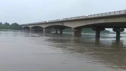 कैराना: मैदानी व पहाड़ी क्षेत्रों में वर्षा के चलते कैराना में यमुना नदी का जलस्तर आधा मीटर से अधिक बढ़ा, किसान चिंतित