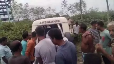 হলদিবাড়ি: নিজের ধর্মের পরিচয় আত্মগোপন করে হলদিবাড়ির এক কলেজ ছাত্রীর সঙ্গে প্রেমের সর্ম্পক গড়ে তোলে এক যুবক, অপমানে আত্মঘাতী!