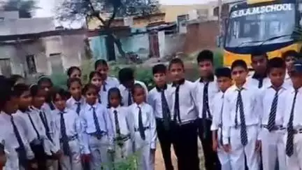 लोहारू: एसडीएएम स्कूल सोहाँसड़ा में 'एक पेड़ माँ के नाम 2.0' अभियान के तहत पौधारोपण, बच्चों को किया जागरूक