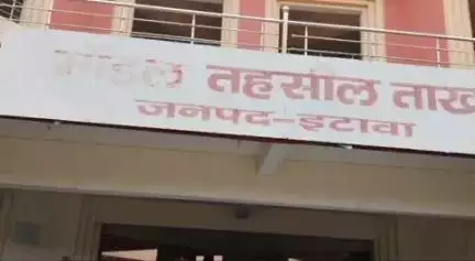ताखा: ताखा तहसील क्षेत्र के उसराहार कलाँ में सरकारी चक्ररोड जमीन पर कब्जे का विवाद