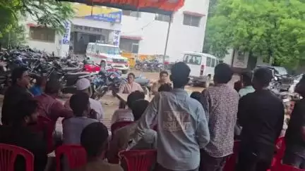 दतिया नगर: आगामी मोहर्रम त्यौहार को लेकर कोतवाली थाना परिसर में शांति समिति की बैठक आयोजित, पुलिस ने की अपील