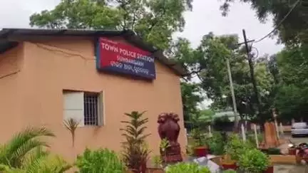 ସୁନ୍ଦରଗଡ ସହର: ଭୋଜ ପୁର ରେ ସଡକ ଦୁର୍ଘଟଣାରେ ଦୁଇ ଜଣ ଆହାତ ହୋଇଥିବା ସୂଚନା ହାଇୱା ଓ କାର ମଧ୍ୟରେ