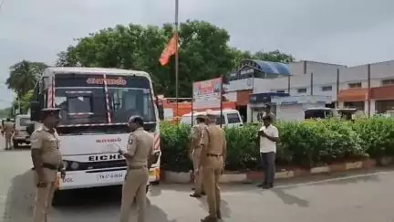 திண்டுக்கல் கிழக்கு: ரயில் நிலையத்தில் காத்திருப்பு போராட்டத்திற்காக வருகை தந்த மக்கள் நல பணியாளர்கள் 24 பேர் கைது