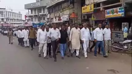 હિંમતનગર: સાબર ડેરી સામે પશુપાલકો આકરા પાણીએ, હિંમતનગરમાં નીકાળી રેલી