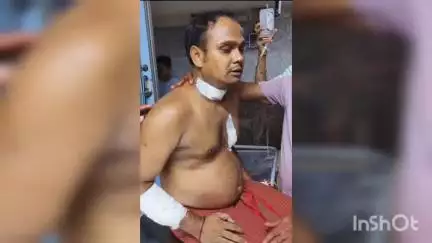 গঙ্গারামপুর: জমি সংক্রান্ত বিবাদকে কেন্দ্র করে এক যুবককে ধারালো অস্ত্র দিয়ে হামলা ,চাঞ্চল্য গঙ্গারামপুরের নকেশবপুর এলাকায়