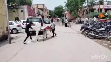 दौसा: महरिया गांव में संदिग्ध स्थिति में महिला की हुई मौत, शव को दौसा जिला अस्पताल की मोर्चरी में रखवाया गया