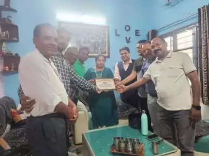 दतिया नगर: वैश्य महासम्मेलन मध्यप्रदेश द्वारा ज़िले के वैश्य डॉक्टरों का सम्मान