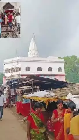 झाझा बटिया जंगल का प्रसिद्ध मंदिर झुमराज स्थान
आप लोग एक बार जरूर घूमने को आए 
सबका मनोकामना पूरा होगा 
Pura video dekhn