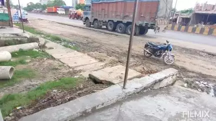मुरैना: हाईवे किनारे आदित्य होटल के पास से चोरों ने ट्रैक्टर ट्रॉली चुराई, पुलिस जांच में जुटी