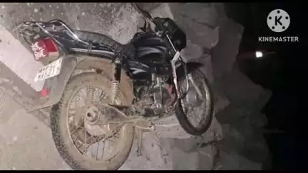 चंदिया: NH43 चदिंया के पास ठेकेदार की लापरवाही से बाइक सवार की मौत