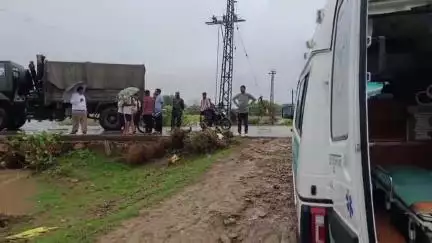 किशनगंज: किशनगंज की पार्वती नदी में मॉक रेस्क्यू ऑपरेशन सफल, जिला प्रशासन की तत्परता से 10 नागरिक सुरक्षित निकाले गए