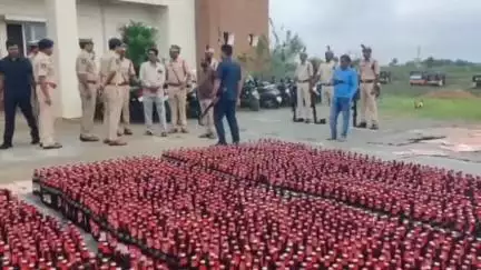 సిర్పూర్ టి: 21,50,000 లక్షల విలువైన మధ్యాన్ని చింతల మానేపల్లి పోలీస్ స్టేషన్ లో ధ్వంసం చేసిన పోలీసులు, పాల్గొన్న జిల్లా ఎస్పీ